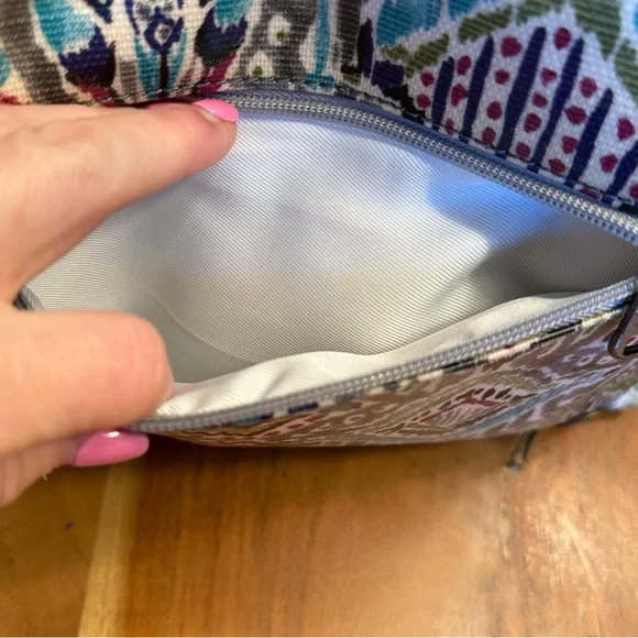 Sakroots Artist Circle Boho Chic Flat Crossbody: Like New - Picture 8 of 14